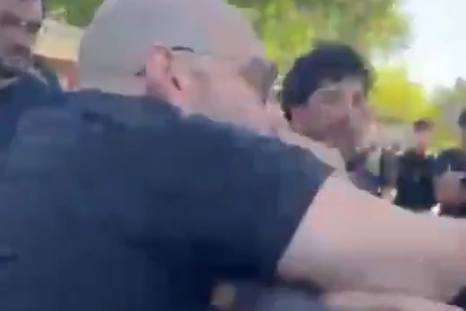 El docente de la Universidad de Lanús que agredió a los militantes de La Libertad Avanza. El docente de la Universidad de Lanús que agredió a los militantes de La Libertad Avanza.