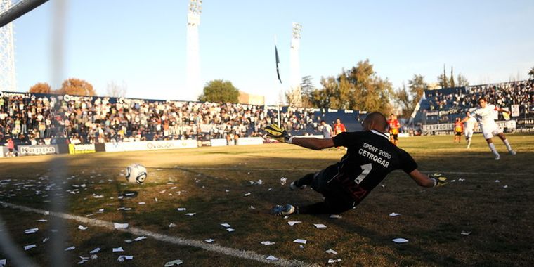 Ferradas marcó de penal. Foto: Pachy Reynoso/MDZ