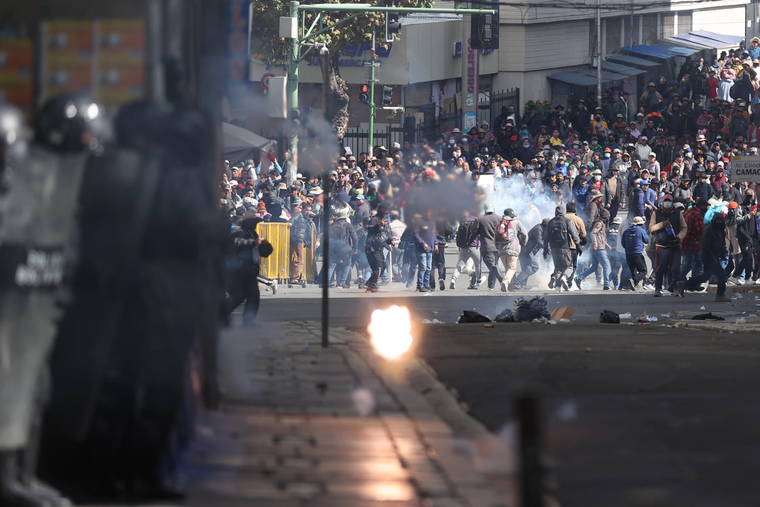 Se registraron enfrentamientos entre policías y manifestantes en La Paz, Bolivia.