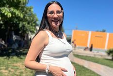 Iara Salinas esperando a Juana. Iara Salinas esperando a Juana.