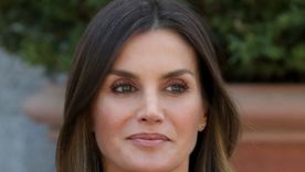 Mira las increíbles fotos de la Reina Letizia con la selección femenina de fútbol. Foto: Marie Claire