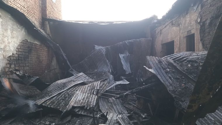 Tuvo destrucción total la mueblería incendiada intencionalmente en La Alameda Foto: Ministerio de Seguridad de Mendoza
