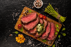 Sorprende a tus invitados: carne asada con toque de espárragos Foto: Shutterstock