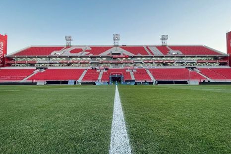 Independiente consiguió que Aprevide libere la tribuna Pavoni, clausurada tras los disturbios frente a la U de Chile. Así, recibirá a San Lorenzo con aforo completo. Independiente consiguió que Aprevide libere la tribuna Pavoni, clausurada tras los disturbios frente a la U de Chile. Así, recibirá a San Lorenzo con aforo completo.