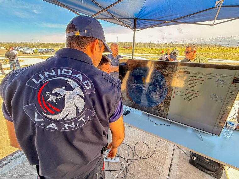 El sistema antidrones detecta y neutraliza aeronaves no autorizadas que intenten ingresar drogas o teléfonos.