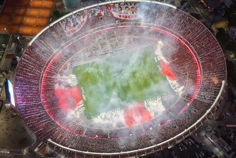 River podría agrandar el Monumental y también planea techarlo. River podría agrandar el Monumental y también planea techarlo.