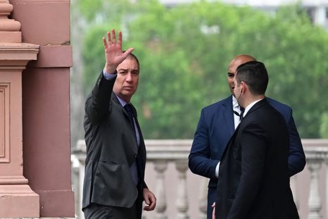 El ingreso de Santilli como jefe de ministros busca cerrar definitivamente el complejo capítulo de la salida de Adorni. El ingreso de Santilli como jefe de ministros busca cerrar definitivamente el complejo capítulo de la salida de Adorni.
