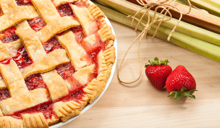 La mejor receta de tarta de ruibarbo y fresa que probarás Foto: Shutterstock