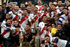 El plantel de River festeja la obtención de la Copa Libertadores 2018 ante Boca Foto: Prensa River Plate