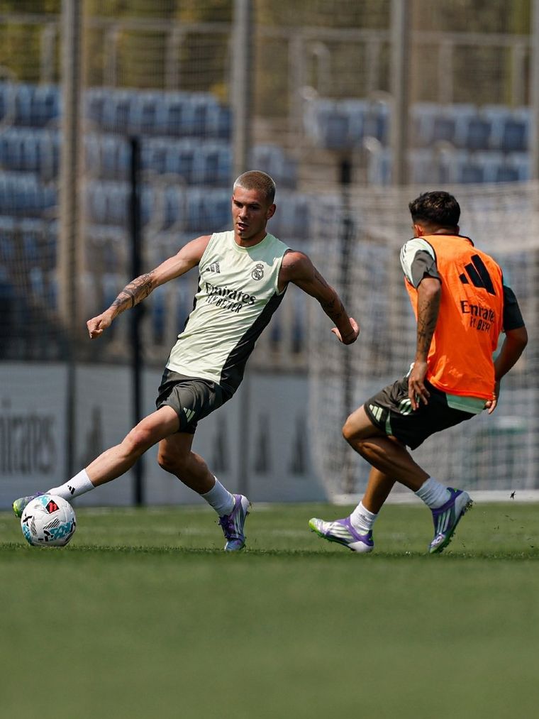 Franco Mastantuono seguirá disponible para Xabi Alonso pese a la controversia. Franco Mastantuono seguirá disponible para Xabi Alonso pese a la controversia.