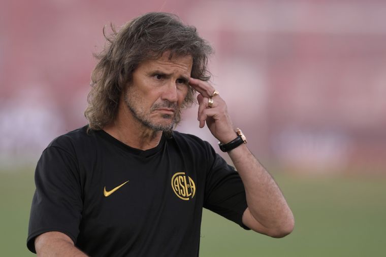 Insua podría dejar de ser el entrenador de San Lorenzo. Foto: Télam