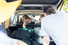 Eduardo Drucarroff, coordinador del Departamento de Familia y la Pareja de la Asociación Psicoanalítica Argentina, brindó una serie de recomendaciones para familias ensambladas que quieran vacacionar. Foto: Freepik