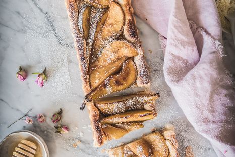 Peras con crema de almendras. Peras con crema de almendras.