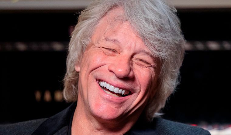 Jon Bon Jovi tiene 63 años, se crió en una familia católica y ha tenido una extensa y exitosa carrera musical.. Créditos: instagram.com/drchatterjee/
