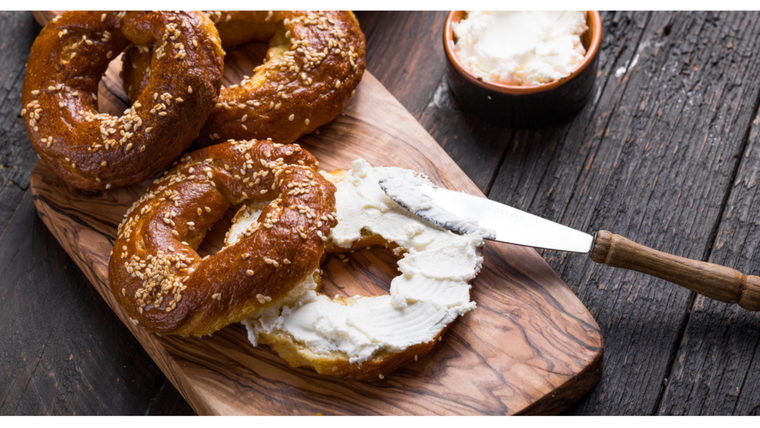 Sabor que enamora: receta de bagels con queso crema paso a paso.