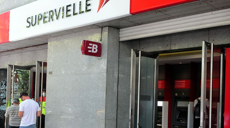 Cuánto cobran de básico los bancarios. Cuánto cobran de básico los bancarios.