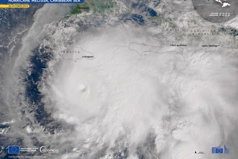 La Fuerza Aérea de Estados Unidos ingresó al ojo del huracán Melissa para medir su intensidad. La Fuerza Aérea de Estados Unidos ingresó al ojo del huracán Melissa para medir su intensidad.
