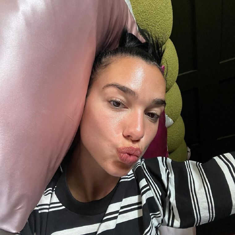 Dua Lipa conquista a sus seguidores con sus reiterativas publicaciones. Foto: Instagram/Dua Lipa