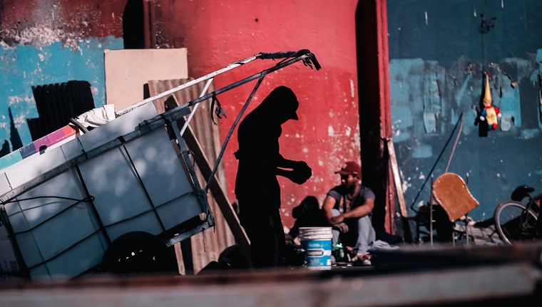 Según el Observatorio de Deuda Social de la UCA, el 55% de los argentinos es pobre. Foto: EFE