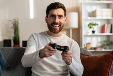 Los videojuegos generan efectos positivos como negativos dependiendo del tiempo que uno les dedique. Foto: Envato