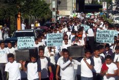 los jovenes normalistas de ayotzinapa: una ?operacion masacre? mexicana