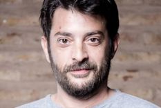 El artista no dudó en distinguir a las personas que trabajan en su zona.