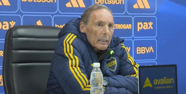 Miguel Ángel Russo durante la conferencia de prensa