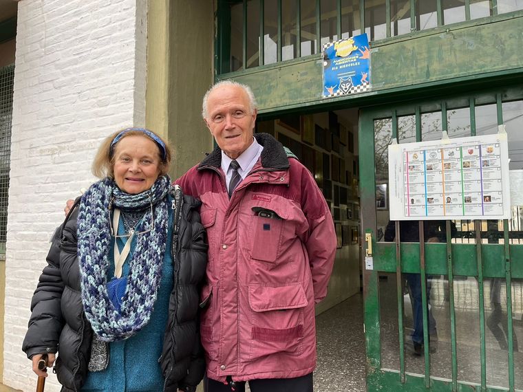 La importancia de la democracia para quienes fueron primero a votar