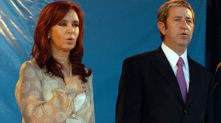 Vice enemigo. Julio Cobos, con Cristina Kirchner en campaña. Foto: ALF PONCE MERCADO / MDZ