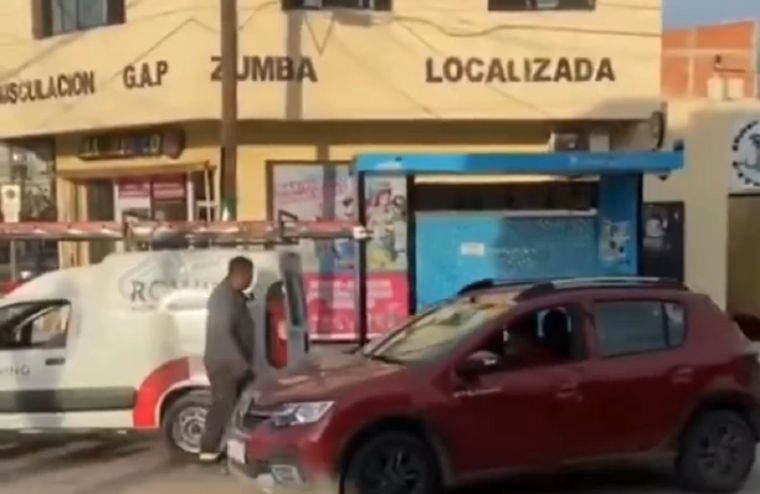 El lugar donde se había atrincherado el policía que mató a una mujer en Moreno y donde dejó dos cartas justificando el femicidio. El lugar donde se había atrincherado el policía que mató a una mujer en Moreno y donde dejó dos cartas justificando el femicidio.