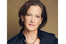 Foto: ANNE APPLEBAUM. Anne Applebaum es ganadora del premio Pulitzer y autora del libro El ocaso de la democracia.