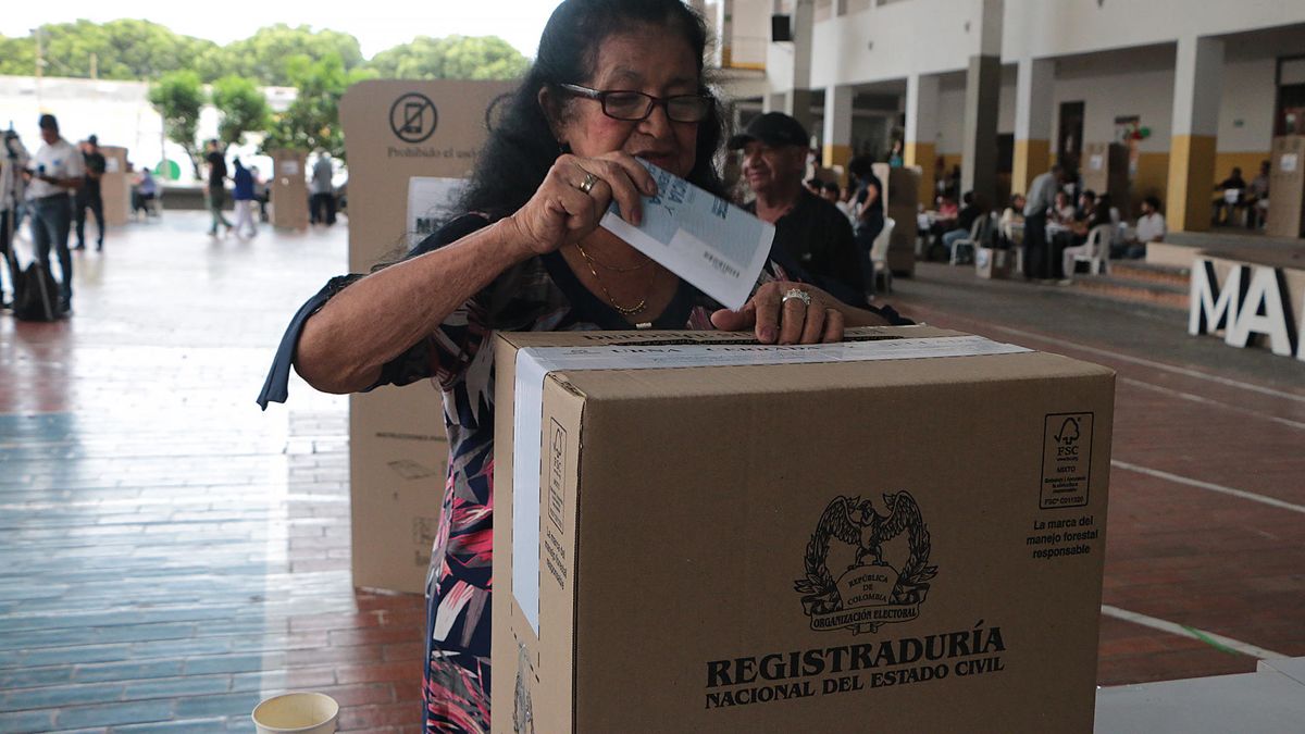 Colombia elige Presidente: Abelardo de la Espriella lidera el escrutinio pero habrá balotaje