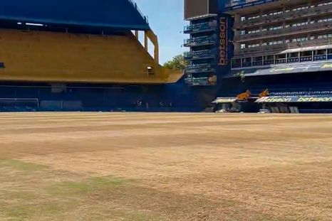 Así se encuentra la Bombonera tras comenzar el resembrado. Así se encuentra la Bombonera tras comenzar el resembrado.