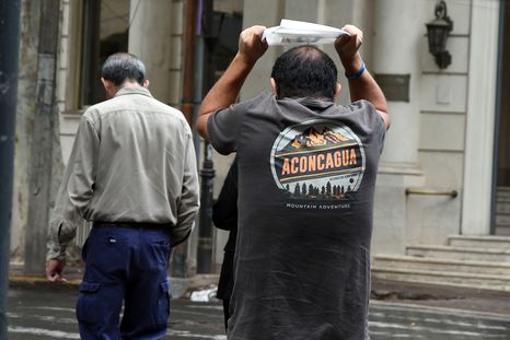 Este martes por la noche llovió en distintas zonas de Mendoza. Este martes por la noche llovió en distintas zonas de Mendoza.