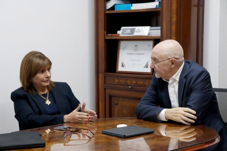 Oscar Moscariello junto a Patricia Bullrich. Foto: X @omoscariello