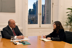 primera reunion oficial de silvina batakis en casa rosada