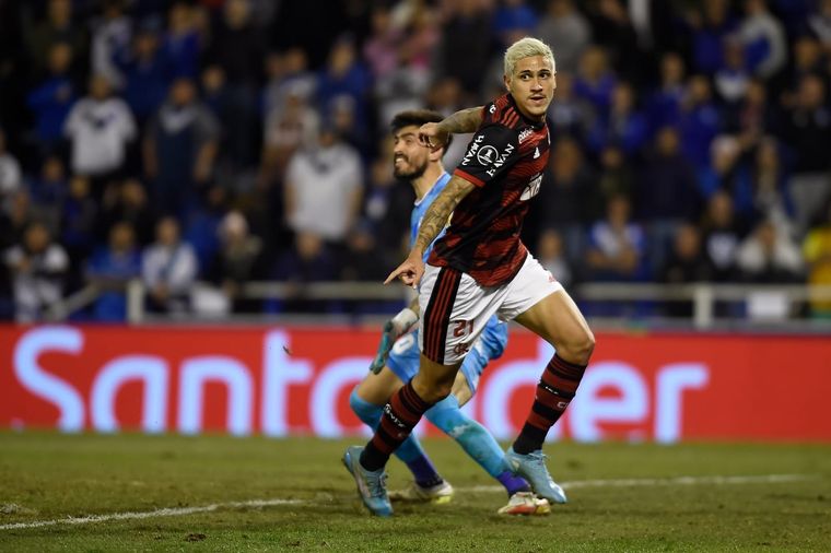 Pedro fue la figura excluyente de la noche con su triplete.