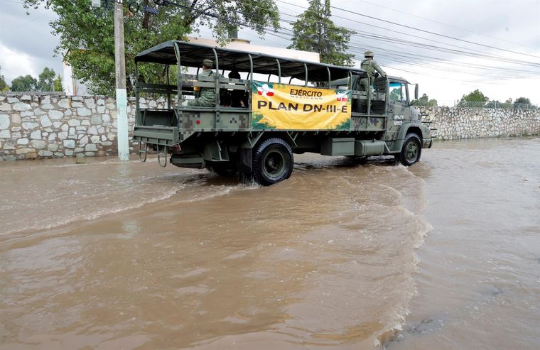 El Huracán Grace dejó al menos 7 muertos en la ciudad de Pachuca, en el estado de Hidalgo (México). Foto: EFE/ David Martínez