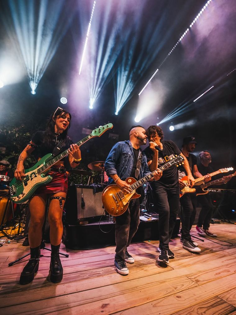 El tour del conjunto musical contempla presentaciones especiales en diversas ciudades de Estados Unidos y Europa. El tour del conjunto musical contempla presentaciones especiales en diversas ciudades de Estados Unidos y Europa.