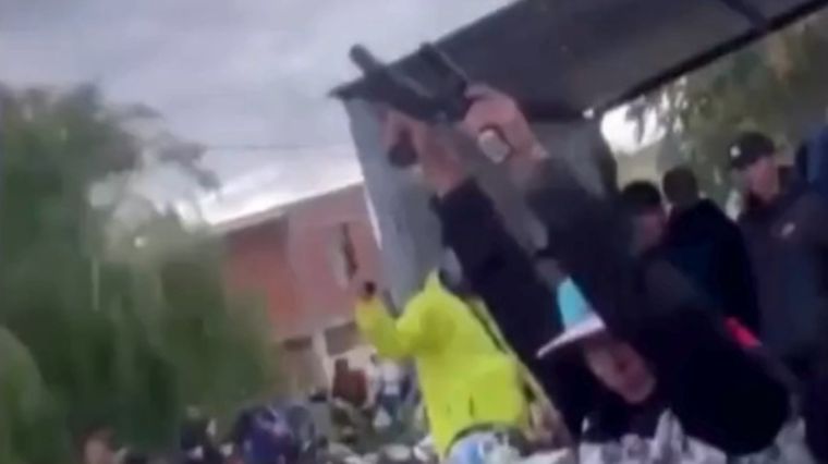 La despedida a este joven asesinado se dio en plena luz del día en Neuquén.