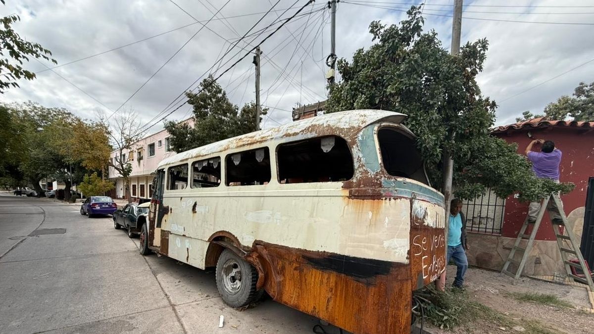 Retiraron un colectivo abandonado que funcionaba como aguantadero en Guaymallén