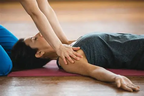 El Yoga es una disciplina segura y satisfactoria El Yoga es una disciplina segura y satisfactoria