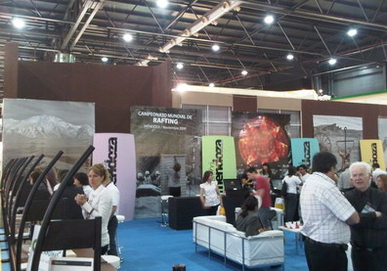El stand de Mendoza, donde estaba todo por hacer.
