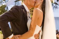 La primera foto del casamiento de la joven pareja La primera foto del casamiento de la joven pareja