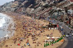 esta prohibido banarse en renaca por olas de cinco metros esta prohibido banarse en renaca por olas de cinco metros