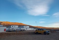 Los módulos habitacionales del campamento tienen capacidad para un total de 1048 personas alojadas in situ. Foto: Ángeles Irusta