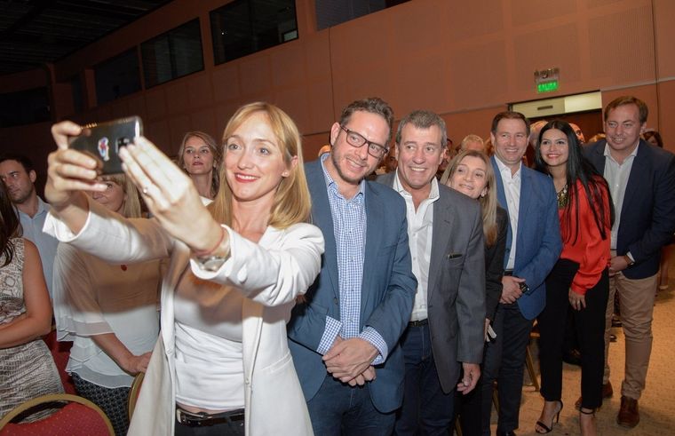 Anabel Fernández Sagasti, Lucas Ilardo, Adolfo Bermejo, Roberto Righi, Flor Destéfanis y Martín Aveiro.