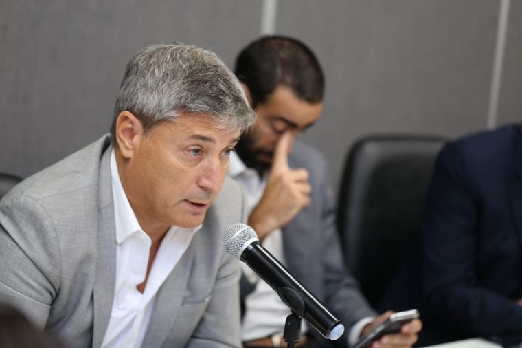 Carlos Funes detalló que la obra social está trabajando con el Ministerio de Salud Foto: Legislatura
