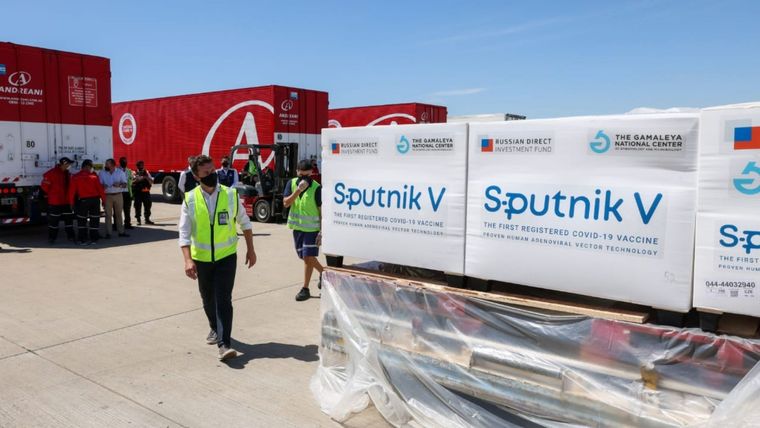 No hay grandes certezas de cuándo y cuántas dosis de la Sputnik recibirá el país durante enero