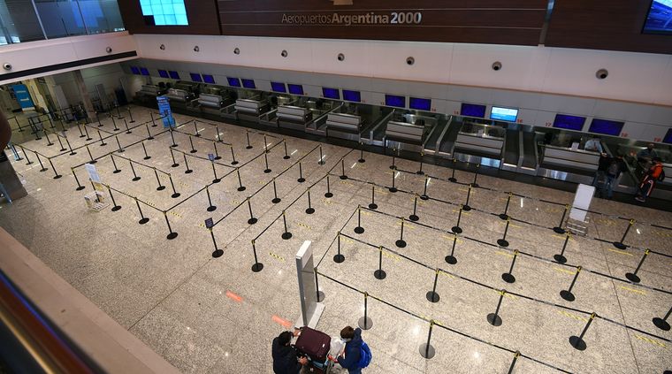 Hasta el momento solo hay un vuelo con conexión internacional en Mendoza. Foto: Alf Ponce